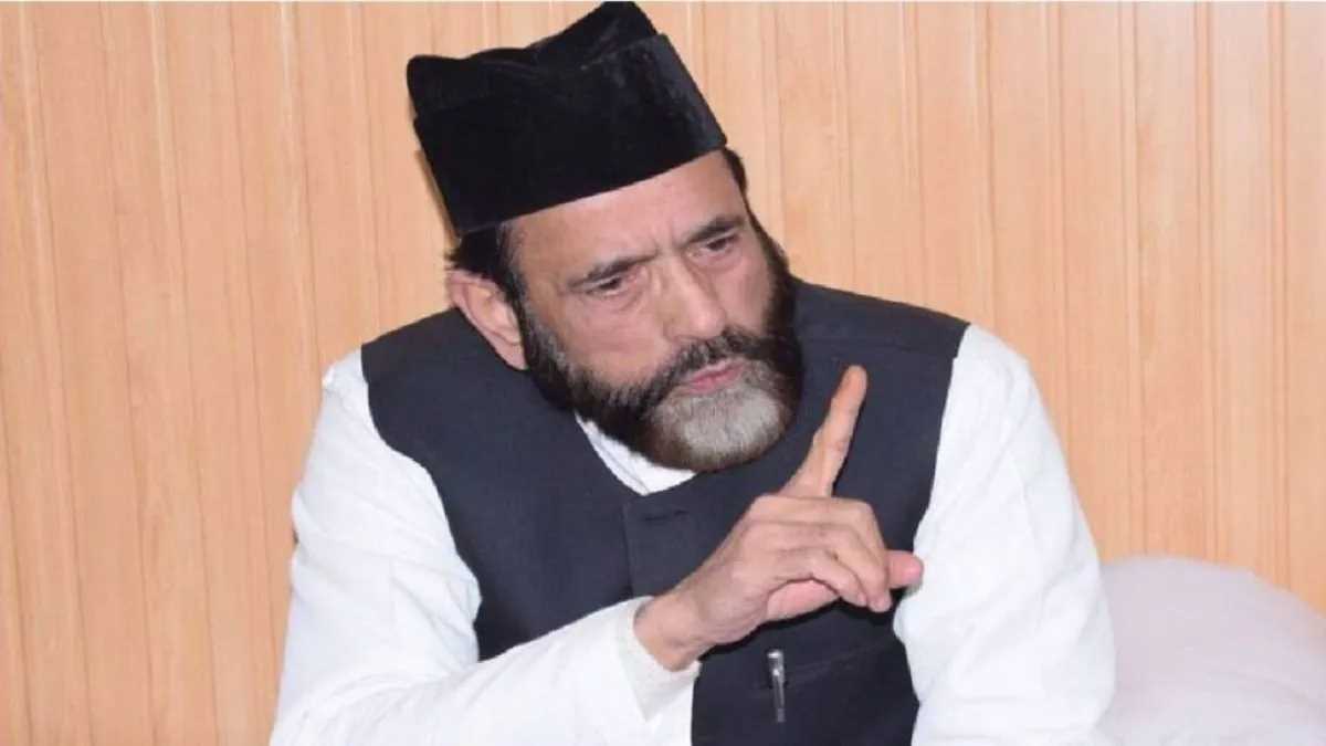 दुकानों पर नेमप्लेट लगाने का फैसला एक समुदाय को नुकसान पहुंचाने के लिए था : मौलाना तौकीर रजा